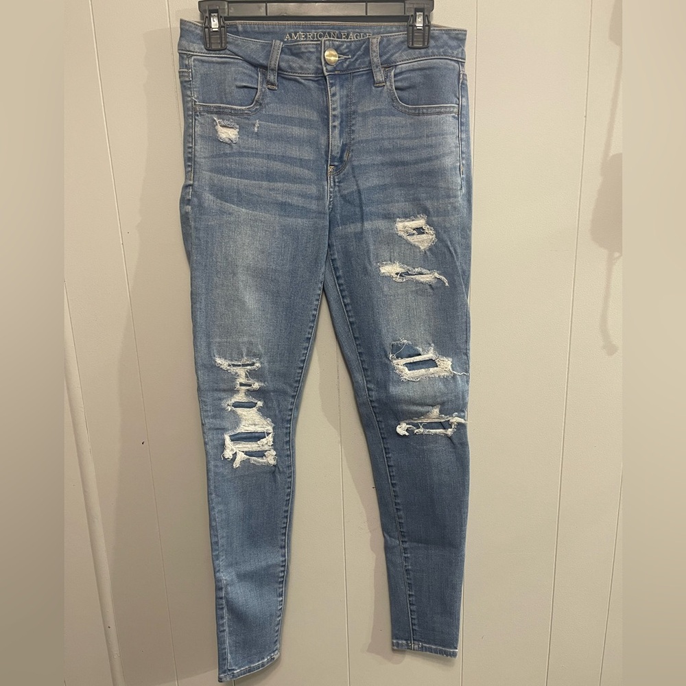 American Eagle Outfitters Light Blue Distressed Hi-Rise Jegging